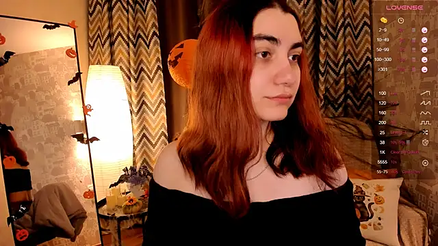 Snapshot of hannacheekss_ chatting on October 30, 2:02 am hannacheekss online show from October 30, 2:02 am