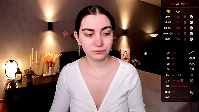 Snapshot of hannacheekss_ chatting on November 4, 1:59 am hannacheekss online show from November 4, 1:59 am