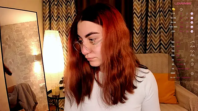 Snapshot of hannacheekss_ chatting on November 5, 2:11 am hannacheekss online show from November 5, 2:11 am