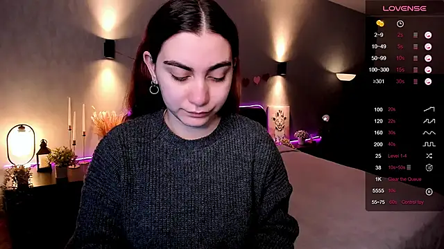 Snapshot of hannacheekss_ chatting on November 17, 1:55 am hannacheekss online show from November 17, 1:55 am