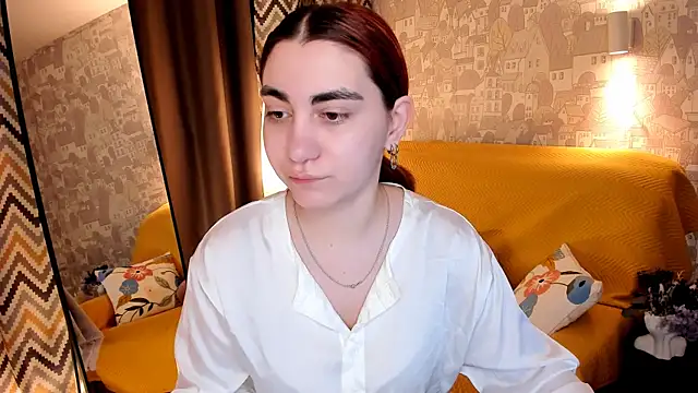 Snapshot of hannacheekss_ chatting on June 5, 2:07 am hannacheekss online show from June 5, 2:07 am