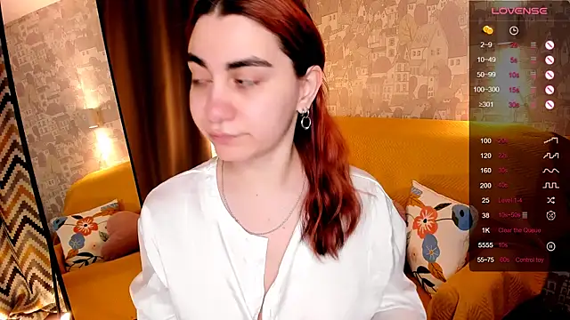Snapshot of hannacheekss_ chatting on June 9, 2:01 am hannacheekss online show from June 9, 2:01 am