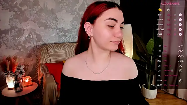 Snapshot of hannacheekss_ chatting on June 22, 3:25 am hannacheekss online show from June 22, 3:25 am