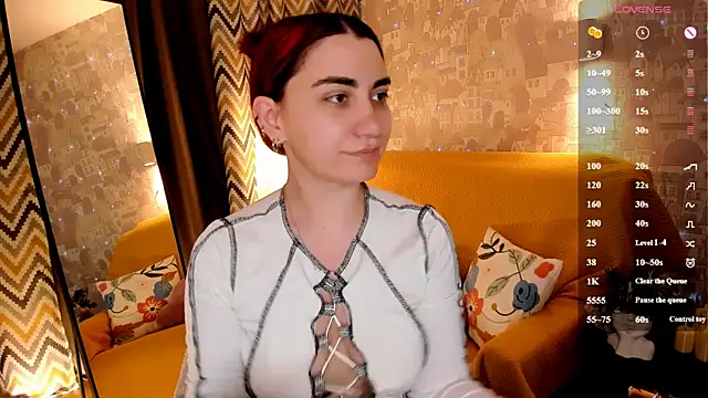 Snapshot of hannacheekss_ chatting on July 7, 2:03 am hannacheekss online show from July 7, 2:03 am