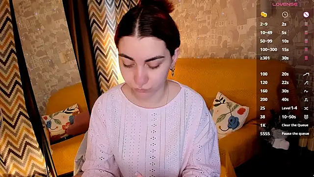 Snapshot of hannacheekss_ chatting on July 10, 2:05 am hannacheekss online show from July 10, 2:05 am
