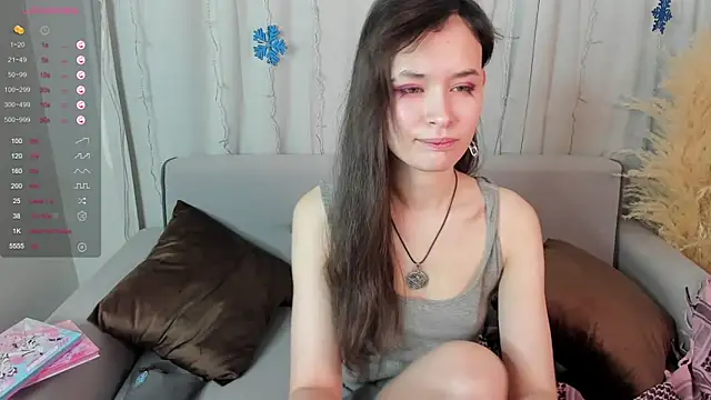 Snapshot of Emily_Strikeee chatting on December 24, 1:06 pm Emily Strikeee online show from December 24, 1:06 pm