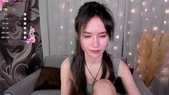 Snapshot of Emily_Strikeee chatting on January 16, 12:31 pm Emily Strikeee online show from January 16, 12:31 pm