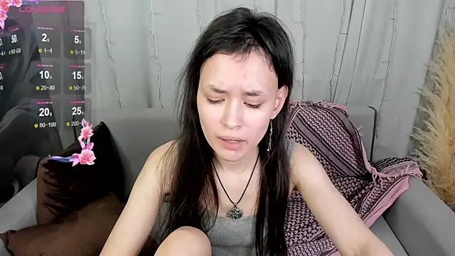 Snapshot of Emily_Strikeee chatting on January 17, 12:31 pm Emily Strikeee online show from January 17, 12:31 pm