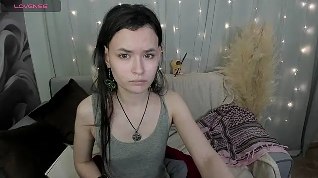 Snapshot of Emily_Strikeee chatting on January 19, 12:50 pm Emily Strikeee online show from January 19, 12:50 pm