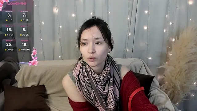 Snapshot of Emily_Strikeee chatting on January 22, 9:46 am Emily Strikeee online show from January 22, 9:46 am