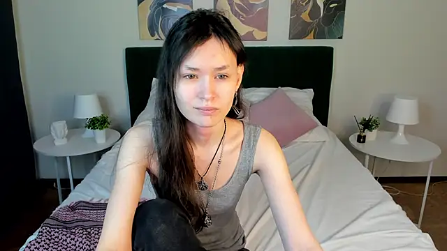 Snapshot of Emily_Strikeee chatting on January 27, 9:44 am Emily Strikeee online show from January 27, 9:44 am
