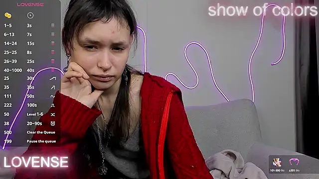 Snapshot of Emily_Strikeee chatting on January 31, 9:27 am Emily Strikeee online show from January 31, 9:27 am