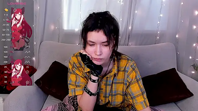 Snapshot of Emily_Strikeee chatting on March 1, 9:29 am Emily Strikeee online show from March 1, 9:29 am