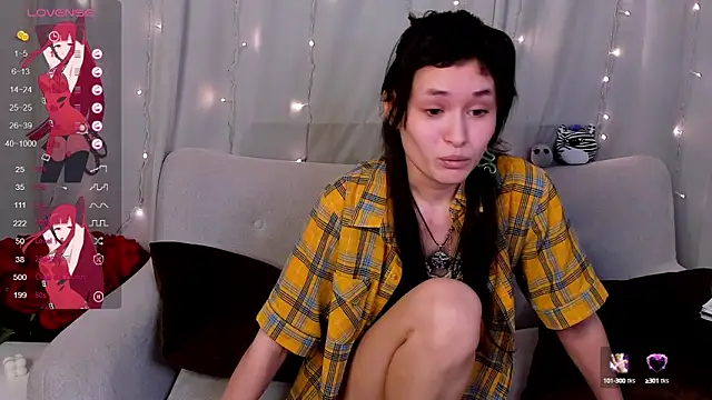 Snapshot of Emily_Strikeee chatting on March 1, 12:34 pm Emily Strikeee online show from March 1, 12:34 pm
