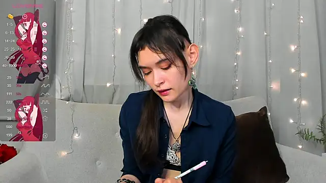 Snapshot of Emily_Strikeee chatting on March 3, 12:48 pm Emily Strikeee online show from March 3, 12:48 pm