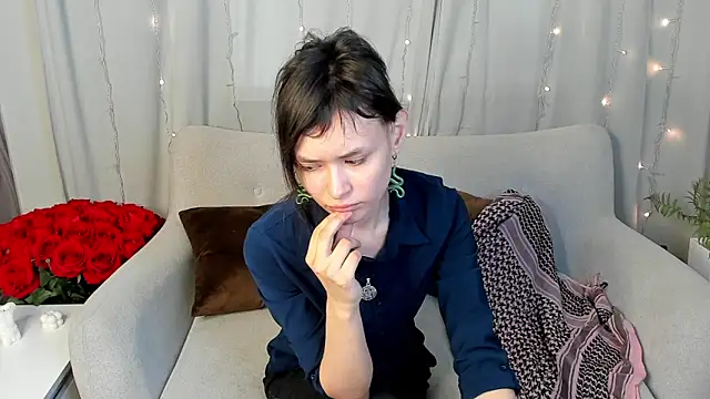 Snapshot of Emily_Strikeee chatting on March 6, 9:58 am Emily Strikeee online show from March 6, 9:58 am