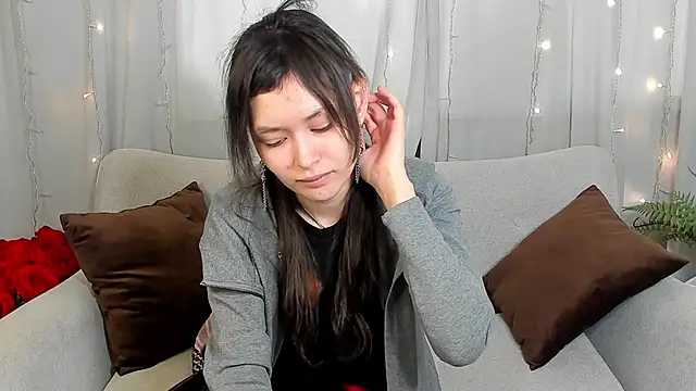 Snapshot of Emily_Strikeee chatting on March 17, 9:22 am Emily Strikeee online show from March 17, 9:22 am