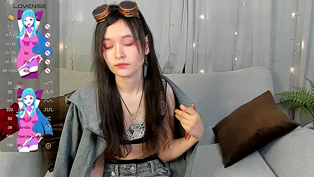 Snapshot of Emily_Strikeee chatting on March 17, 12:25 pm Emily Strikeee online show from March 17, 12:25 pm