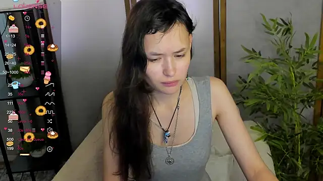 Snapshot of Emily_Strikeee chatting on September 14, 9:52 am Emily Strikeee online show from September 14, 9:52 am