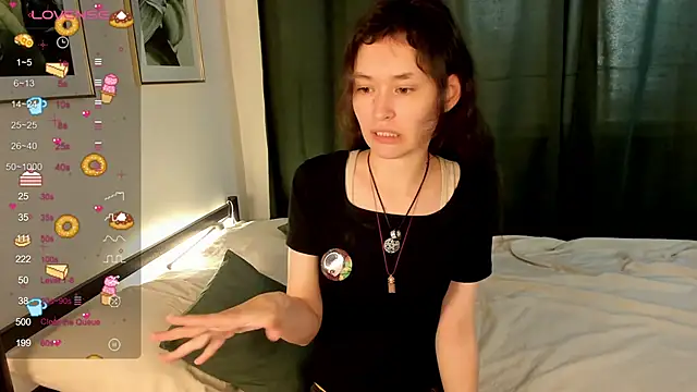 Snapshot of Emily_Strikeee chatting on September 21, 10:17 am Emily Strikeee online show from September 21, 10:17 am