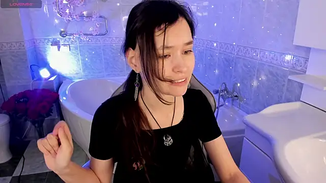 Snapshot of Emily_Strikeee chatting on October 9, 10:02 am Emily Strikeee online show from October 9, 10:02 am