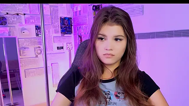 EvaThopson online show from September 19, 6:15 am