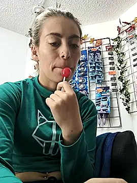 Tefannyy  online show from September 15, 3:34 pm