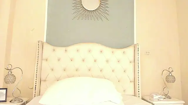 Snapshot of Ambar_Collingg chatting on March 5, 4:57 pm Ambar Collingg online show from March 5, 4:57 pm