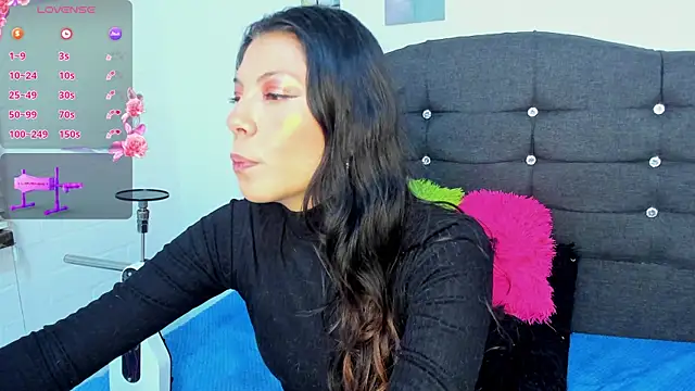 Snapshot of Selenakyle92_ chatting on June 16, 8:22 pm Selenakyle92 online show from June 16, 8:22 pm