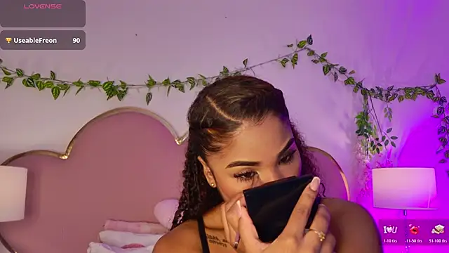 Snapshot of NahiaraReina chatting on July 3, 2:01 pm NahiaraReina online show from July 3, 2:01 pm