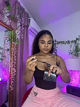 Snapshot of NahiaraReina chatting on July 10, 3:03 pm NahiaraReina online show from July 10, 3:03 pm