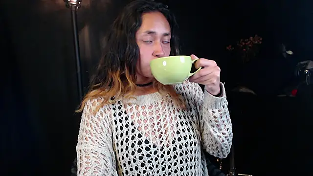 Snapshot of saba_the_courtesan chatting on November 27, 4:25 am saba the courtesan online show from November 27, 4:25 am