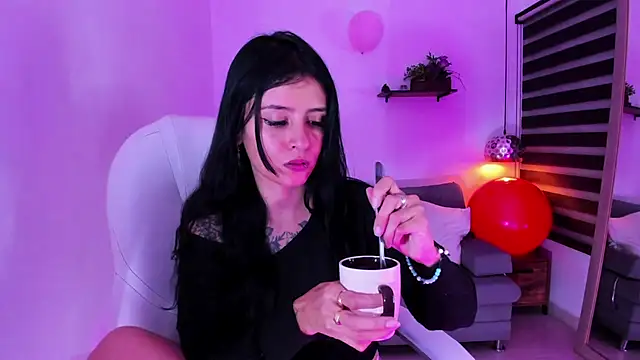 yenny garcia online show from November 13, 6:40 pm