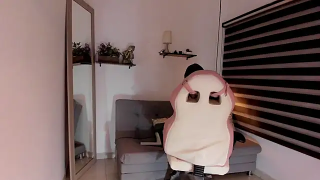 yenny garcia online show from March 27, 3:01 pm