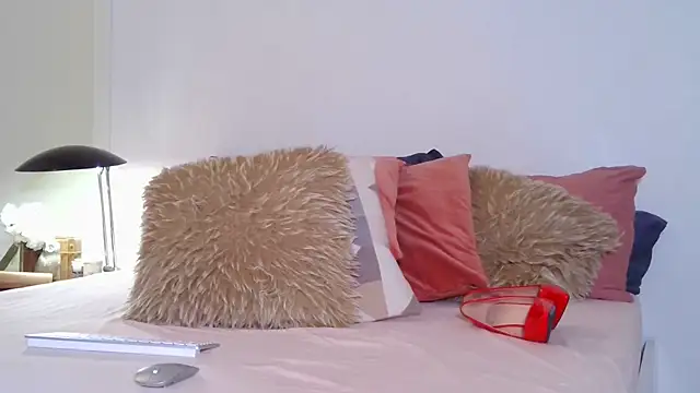 JuliaMartini online show from November 28, 10:18 am