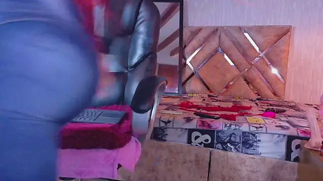 Snapshot of engel_devil chatting on November 13, 11:42 am engel devil online show from November 13, 11:42 am