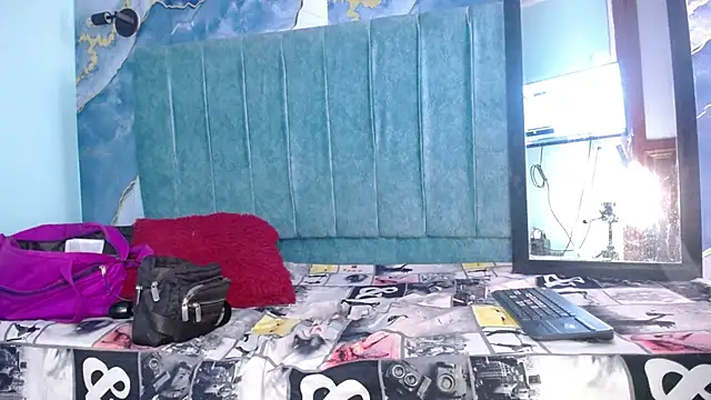 Snapshot of engel_devil chatting on November 23, 2:28 pm engel devil online show from November 23, 2:28 pm