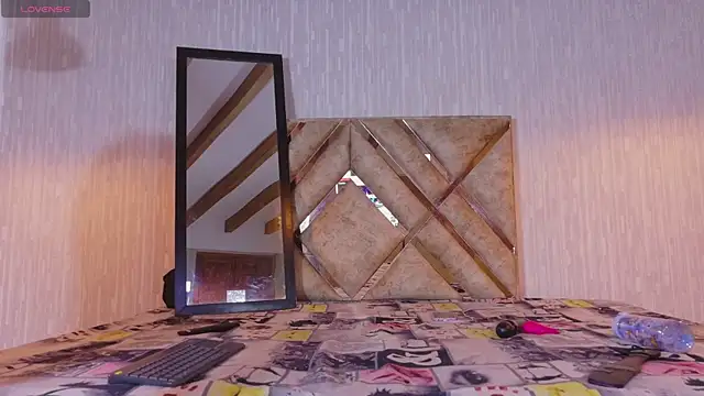 Snapshot of engel_devil chatting on January 13, 12:43 pm engel devil online show from January 13, 12:43 pm