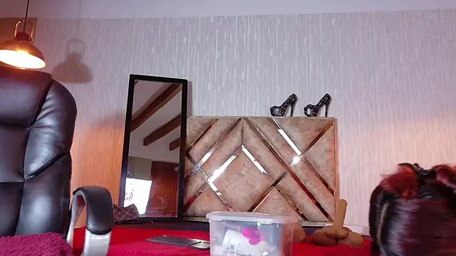 Snapshot of engel_devil chatting on February 5, 11:15 am engel devil online show from February 5, 11:15 am