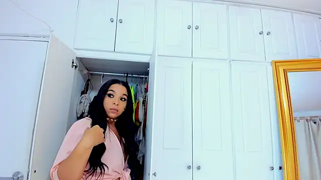 EileenBenzon online show from January 26, 3:27 am