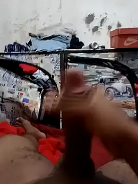 Snapshot of kaua_rola_de_mel chatting on December 9, 4:01 am kaua rola de mel online show from December 9, 4:01 am