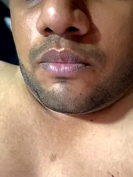 Snapshot of ved240 chatting on October 31, 2:40 pm ved240 online show from October 31, 2:40 pm