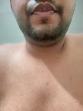 Snapshot of ved240 chatting on February 13, 7:10 pm ved240 online show from February 13, 7:10 pm