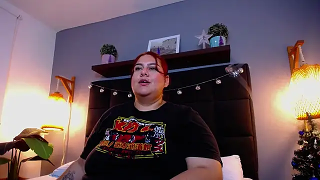 Snapshot of noaah_brown chatting on December 18, 3:11 pm noaah brown online show from December 18, 3:11 pm