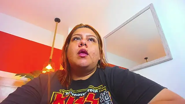 Snapshot of noaah_brown chatting on January 25, 2:15 am noaah brown online show from January 25, 2:15 am