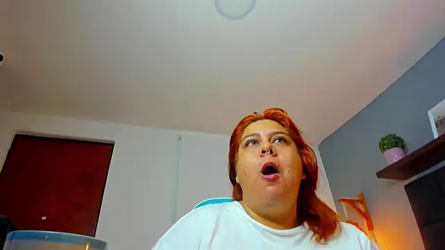 Snapshot of noaah_brown chatting on February 18, 12:06 pm noaah brown online show from February 18, 12:06 pm