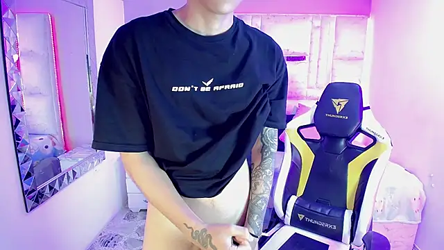 Snapshot of Brayan_lopezz chatting on January 27, 3:50 pm Brayan lopezz online show from January 27, 3:50 pm