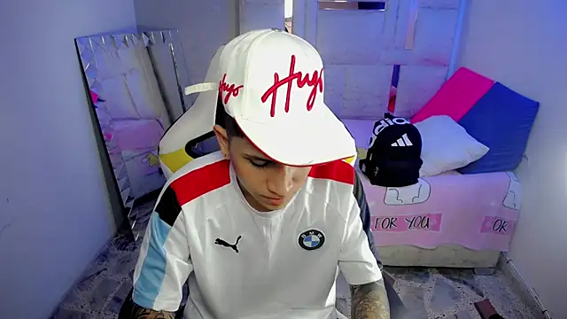 Snapshot of Brayan_lopezz chatting on December 17, 2:12 pm Brayan lopezz online show from December 17, 2:12 pm