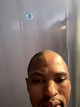 Snapshot of BlueIceCube chatting on November 13, 6:01 am BlueIceCube online show from November 13, 6:01 am