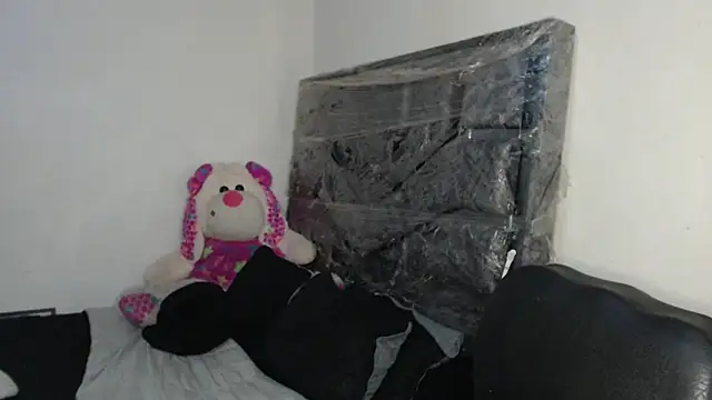 skinny sweet2411 online show from February 21, 7:37 pm